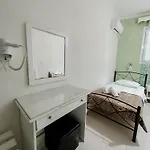 Thirasia Hotel 2*