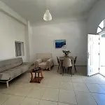 Thirasia Hotel