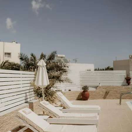 Thirasia Hotel 2*