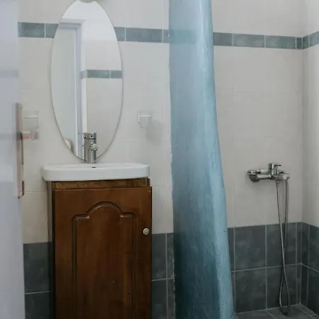 Thirasia Hotel