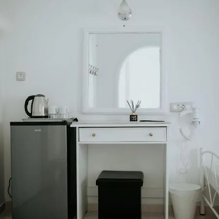Szálloda Thirasia 2*