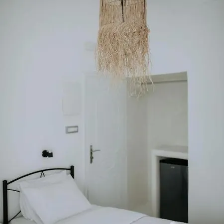 Thirasia 2* Fira (Santorini)