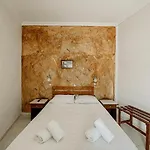 Thirasia Hotel 2*