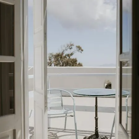 Thirasia Hotel 2*