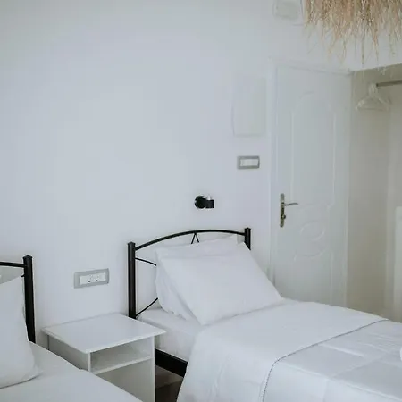 Thirasia Hotel 2*
