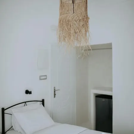 Hotel Thirasia 2*