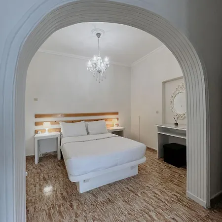 Thirasia Hotell Fira (Santorini)