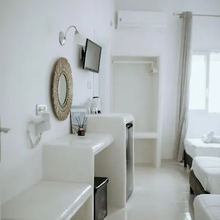 Thirasia 2* Fira (Santorini)