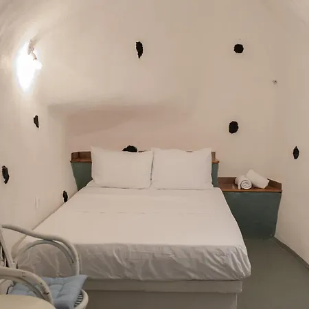 Hotel Thirasia 2*