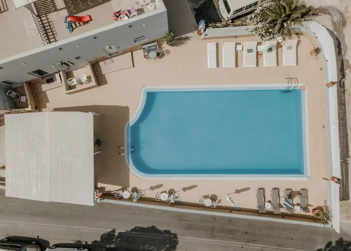 Ξενοδοχείο θηρασιά 2*