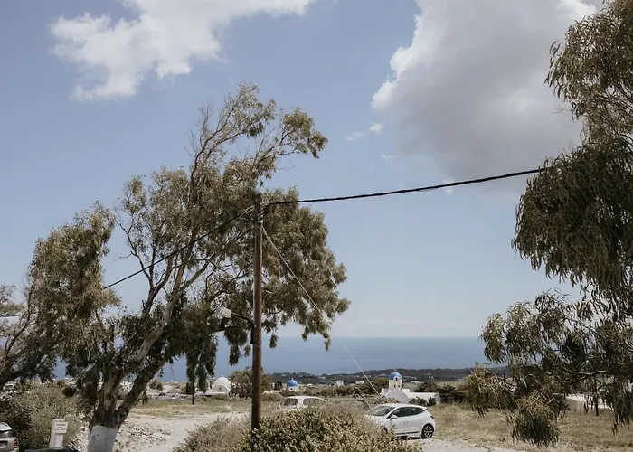 Ξενοδοχείο θηρασιά 2*