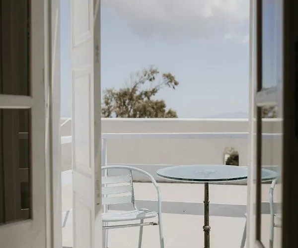 θηρασιά Ξενοδοχείο 2*