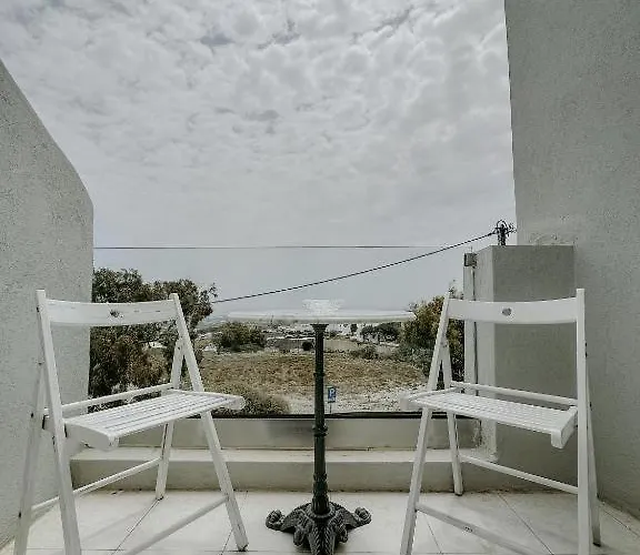 θηρασιά Ξενοδοχείο 2*