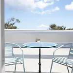 Thirasia Hotell