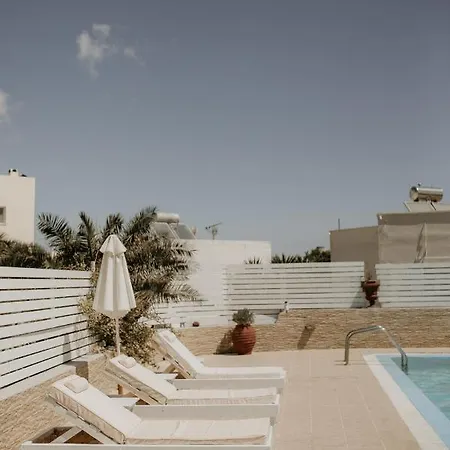 Thirasia 2* Fira (Santorini)