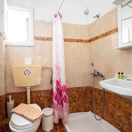 Thirasia Hotel Fira (Santorini)