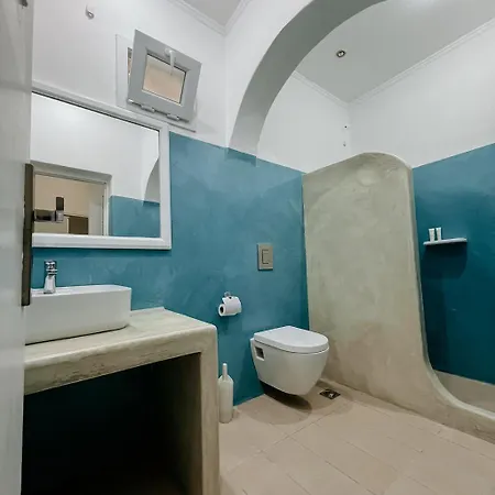 Thirasia 2* Fira (Santorini)